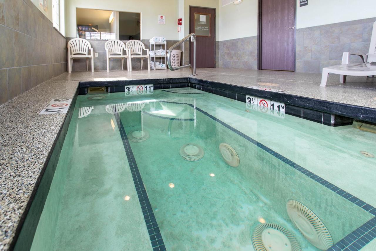 North Park Inn & Suites Walden Экстерьер фото